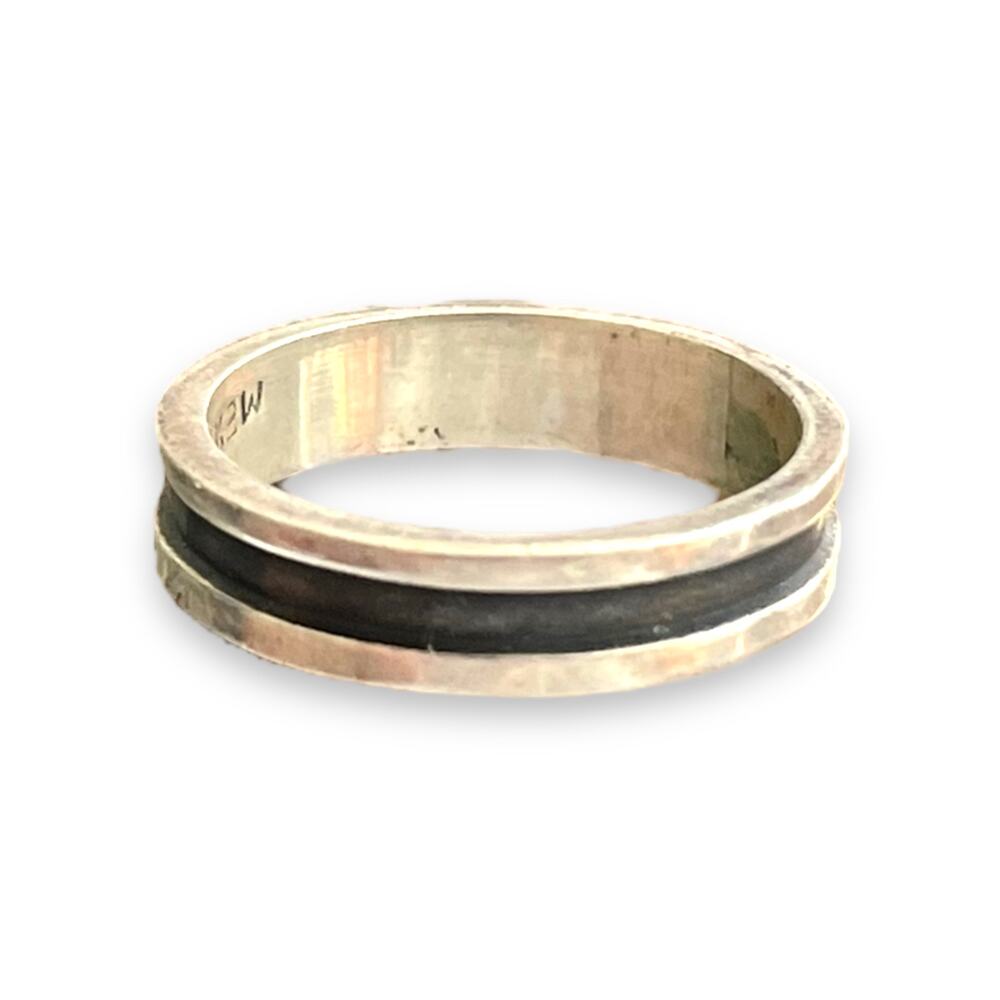 Vintage Sterling silver 925 Mexico band Ring with a black channel center sz 7